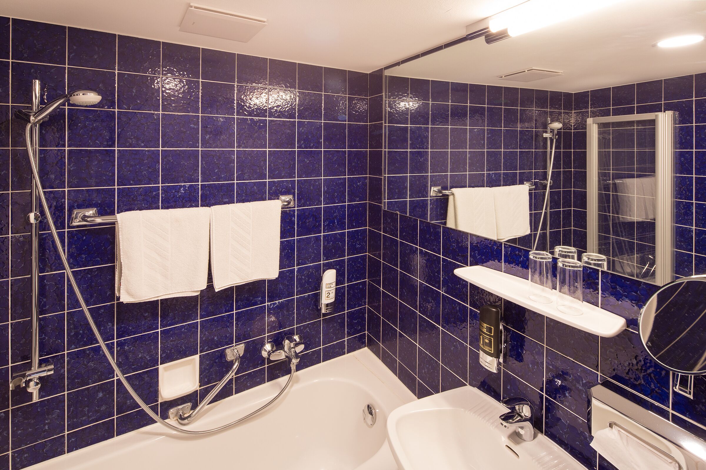 superior double or twin room, private bathroom | bathroom