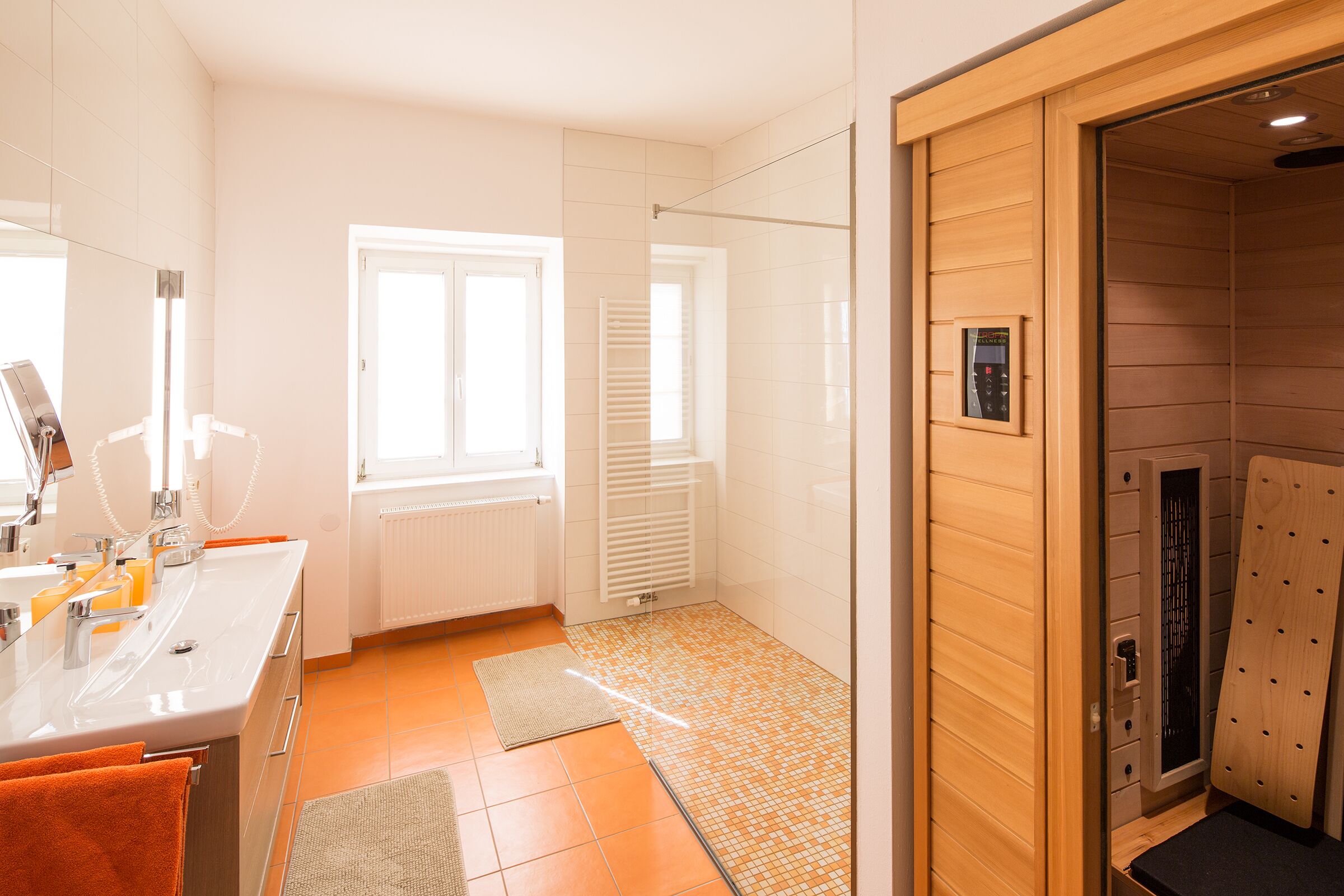 deluxe suite, ensuite | bathroom