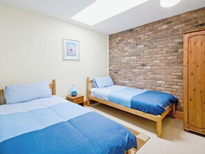 3 bedrooms, free WiFi, bed sheets
