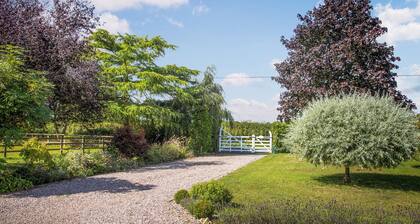 2 bedroom accommodation in Ellesmere