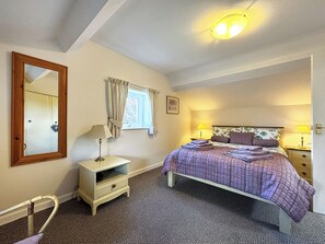 2 quartos, Wi-Fi de cortesia, roupa de cama