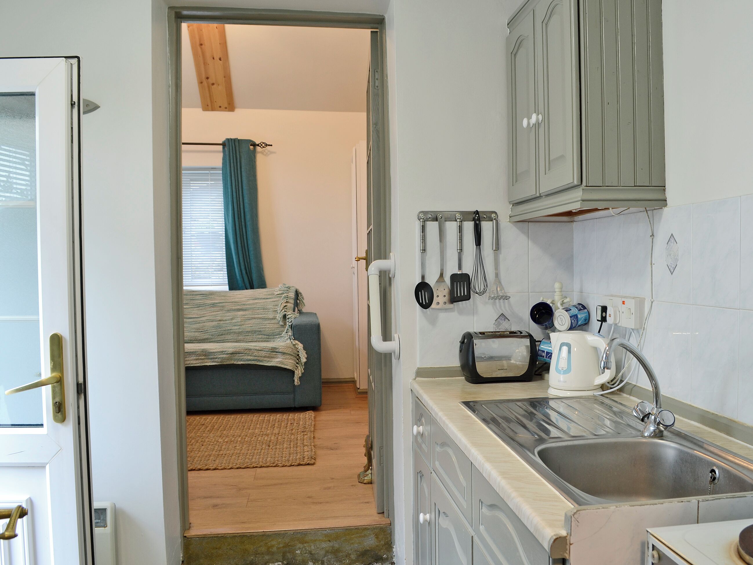 Cookware/dishes/utensils