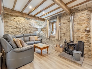 TV, fireplace - 3 bedroom accommodation in Cutthorpe, near Chesterfield (Cutthorpe, near Chesterfield)