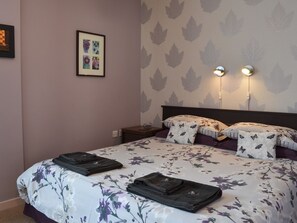 3 chambres, accès au Wi-Fi (inclus), literie fournie