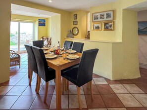 Dining - 3 bedroom accommodation in Brixham (Brixham)