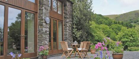 屋外ダイニングエリア