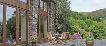 4 Schlafzimmer Unterkunft in Abergynolwyn