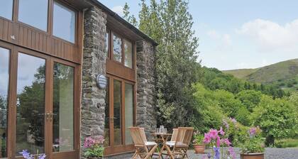 4 bedroom accommodation in Abergynolwyn