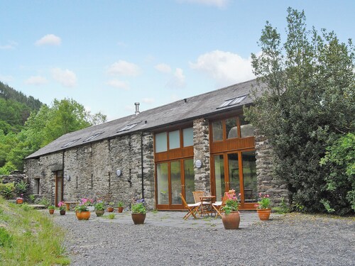 4 bedroom accommodation in Abergynolwyn