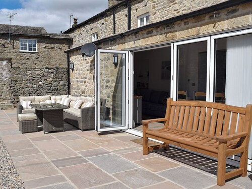 Peartree Cottage & Granary