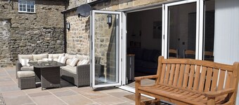 Peartree Cottage & Granary