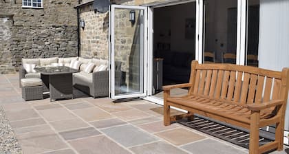 Peartree Cottage & Granary