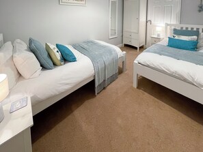 2 bedrooms, WiFi (free), bed sheets - 2 bedroom accommodation in Hulme End, near Hartington (Hulme End, near Hartington)