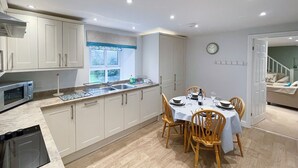 Private kitchen - 2 bedroom accommodation in Hulme End, near Hartington (Hulme End, near Hartington)