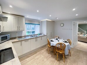 Dishwasher, highchair - 2 bedroom accommodation in Hulme End, near Hartington (Hulme End, near Hartington)