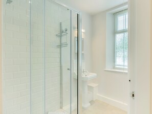 Towels - 1 bedroom accommodation in Meathop, near Grange-over-Sands (Meathop, near Grange-over-Sands)