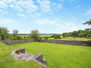 Property grounds - 1 bedroom accommodation in Meathop, near Grange-over-Sands (Meathop, near Grange-over-Sands)