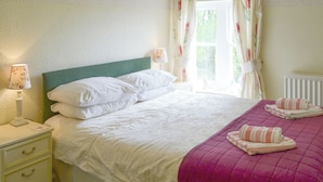 Room - 3 bedroom accommodation in near Alnwick (near Alnwick)