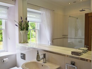 Unclassified image, 4 of 19, button