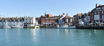 2 bedroom accommodation in Chickerell, near Weymouth