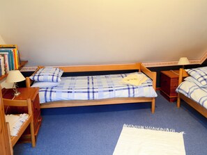 3 bedrooms, free WiFi, bed sheets