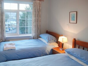 3 quartos, Wi-Fi de cortesia, roupa de cama