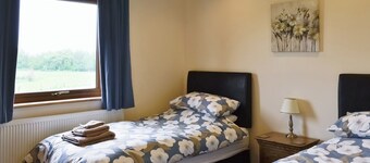 2 bedroom accommodation in Burgh le Marsh, near Skegness