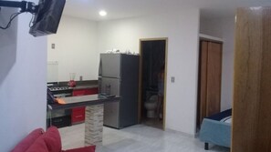 Estudio con terraza y cocina (65 mts2) | Cozinha privada | Geladeira grande, micro-ondas, fogão, cooktop