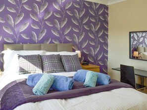 2 bedrooms, free WiFi, bed sheets - 2 bedroom accommodation in Scarborough (Scarborough)