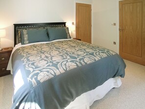 1 bedroom, free WiFi, bed sheets - 1 bedroom accommodation in Breage, near Helston (Breage, near Helston)