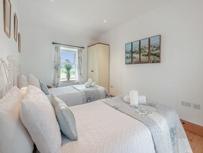 3 عدّة غرف نوم وواي فاي مجانًا وملاءات أسرّة