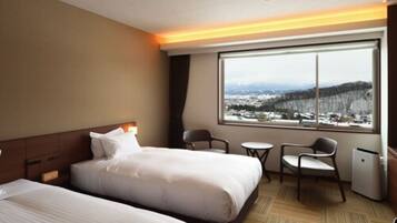 In-room safe, desk, free WiFi, bed sheets