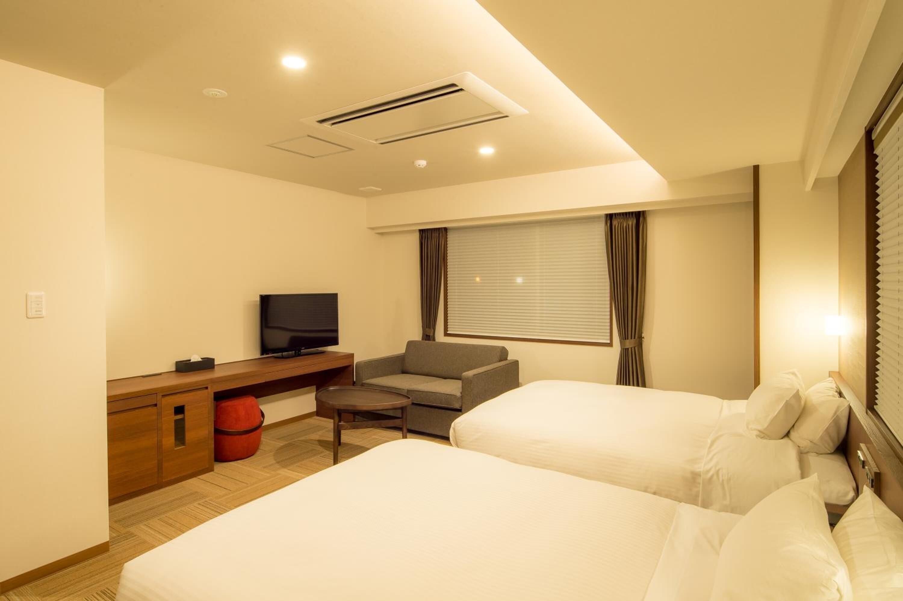 in-room safe, desk, free wifi, bed sheets