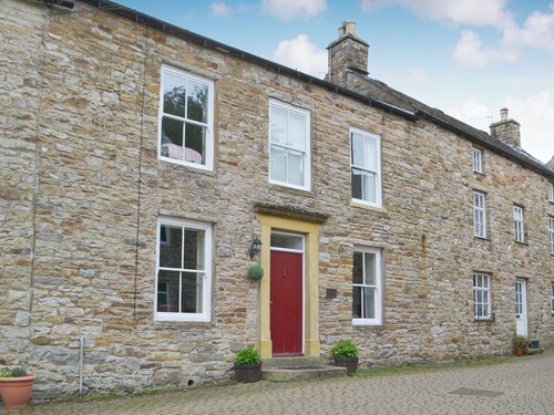 2 bedroom accommodation in Alston