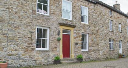2 bedroom accommodation in Alston