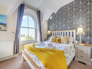 8 bedrooms, free WiFi, bed sheets