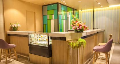 Magnolia Guilin Yangshuo West Street Hotel