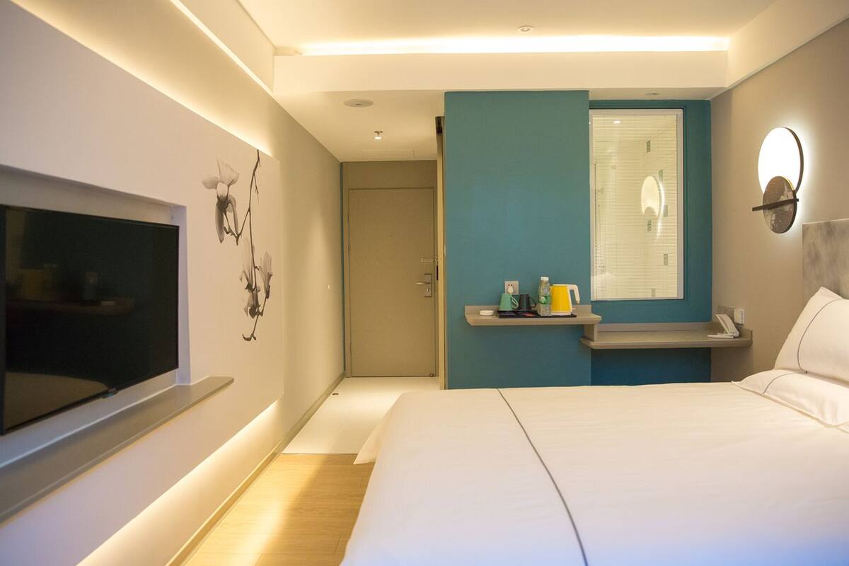 Business Room (C) | Free WiFi