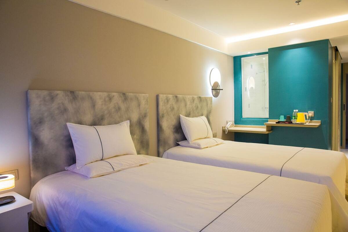 Business Twin Room (C) | Free WiFi