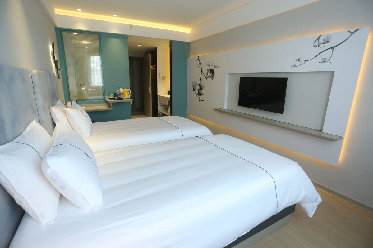 Twin Room (B) | Free WiFi