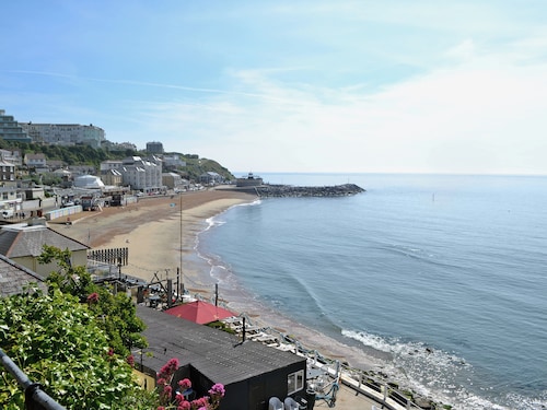 3 bedroom accommodation in Shorwell