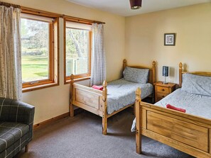 4 bedrooms, bed sheets