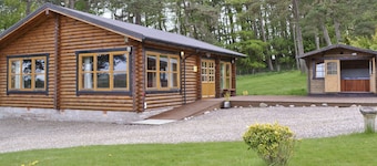 Ashknowe Log Cabin - S4590