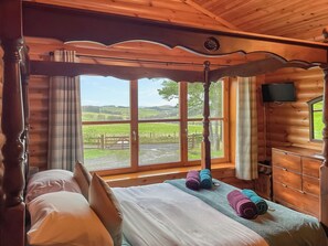 1 quarto, Wi-Fi de cortesia, roupa de cama