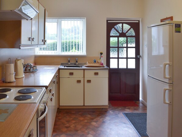 High chair - Honeysuckle Bungalow (Maidencombe, near Torquay)