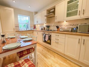 Dishwasher, highchair - 2 bedroom accommodation in Keswick (Keswick)