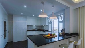 Apartment, 4 Bedrooms, Balcony, Sea View (Baía Cliff View) | Private kitchen - Baía Apartment (Funchal)