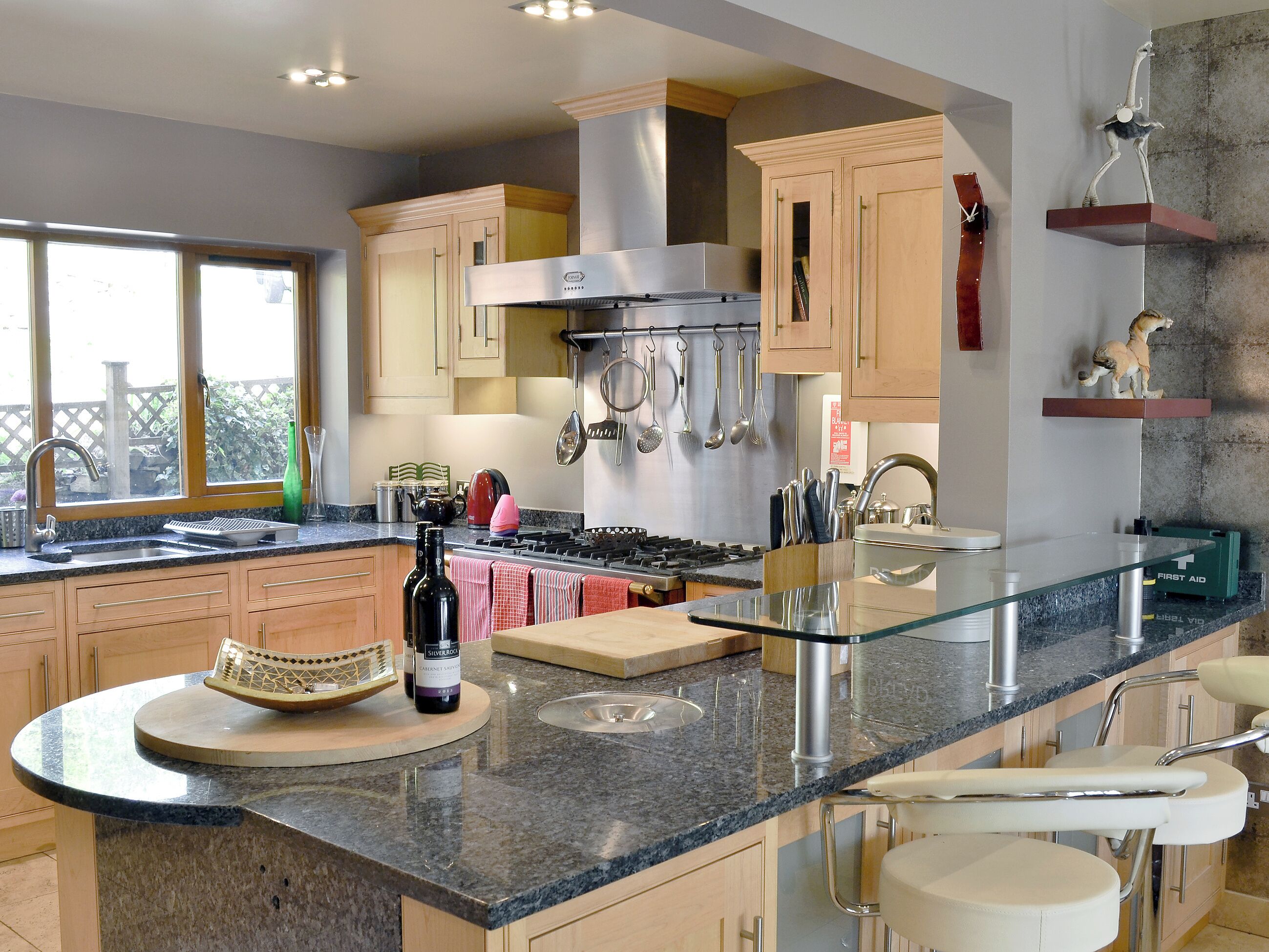 Dishwasher, cookware/dishes/utensils
