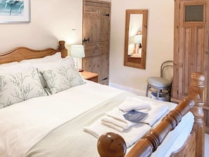 3 bedrooms, free WiFi, bed sheets