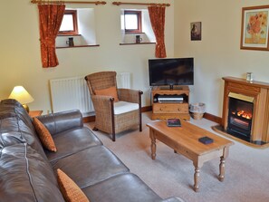 TV - 3 bedroom accommodation in Swanick, near Alfreton (Swanick, near Alfreton)